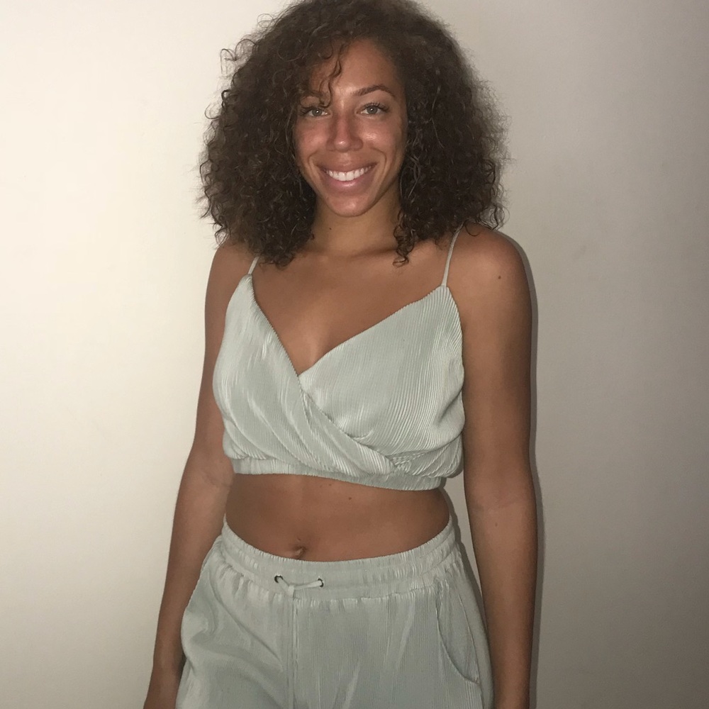 2 pc Set - Pants/Crop - Picture 3 of 4